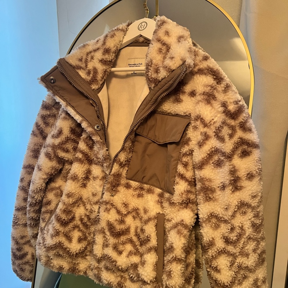Abercrombie & Fitch Cream and Brown Fleece Jacket
